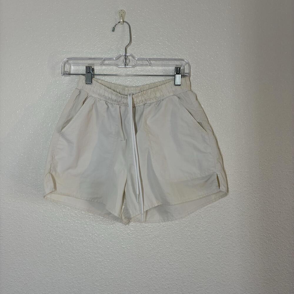 Alo Shorts Womens Small White Elastic Drawstring Quick Dry Athletic Running